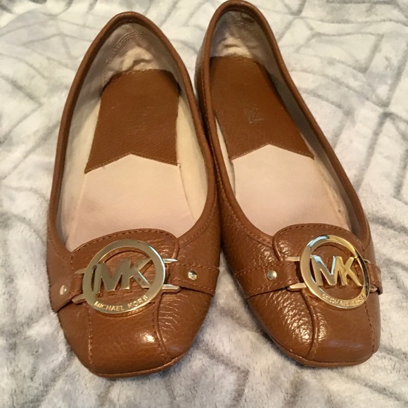 Michael Kors luggage color flats - Picture 2 of 5